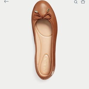 women’s size 7 Ralph Lauren leather jayna flat never worn